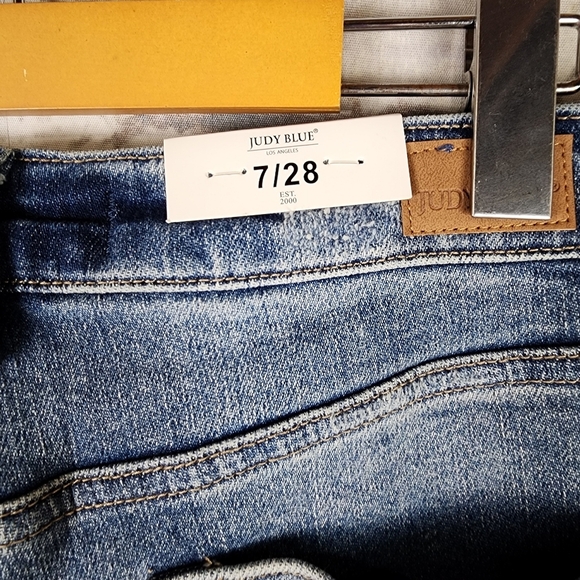 Judy Blue High Waist Vintage Destroyed Straight Leg NWT Blue Size 7/28 - Picture 9 of 16